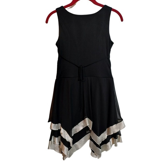 My Michelle black w/ white asymmetrical formal dress sleeveless mini size 10 - Picture 4 of 8